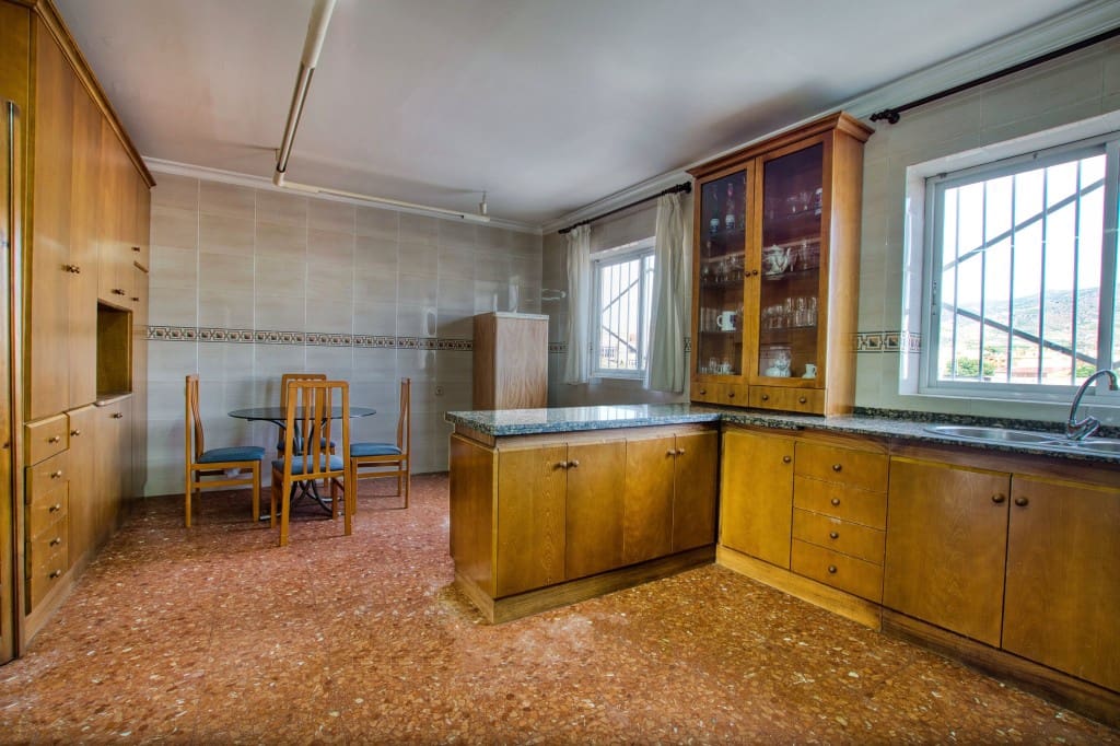 7 Zimmer Gewerbe zu verkaufen in Velez-Malaga - 850.000 € (Ref: 9567950)