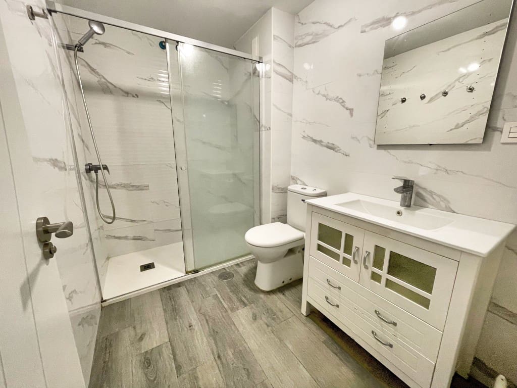 3 bedroom Flat for sale in Velez-Malaga - € 235,000 (Ref: 9604545)