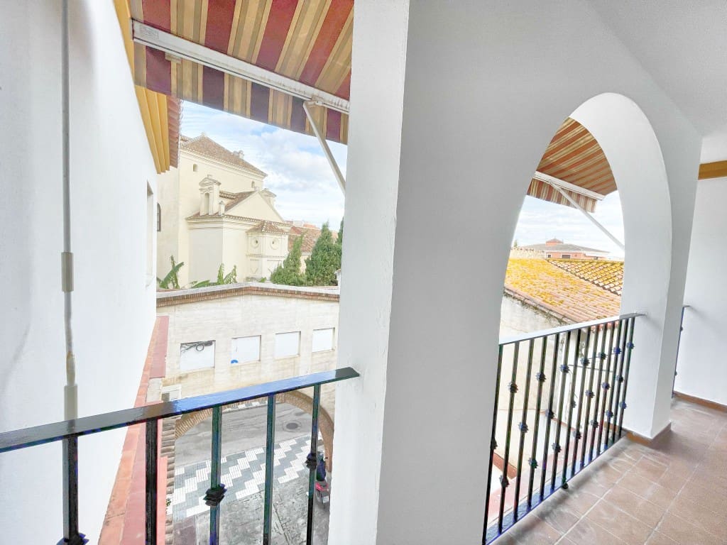 3 bedroom Flat for sale in Velez-Malaga - € 235,000 (Ref: 9604545)