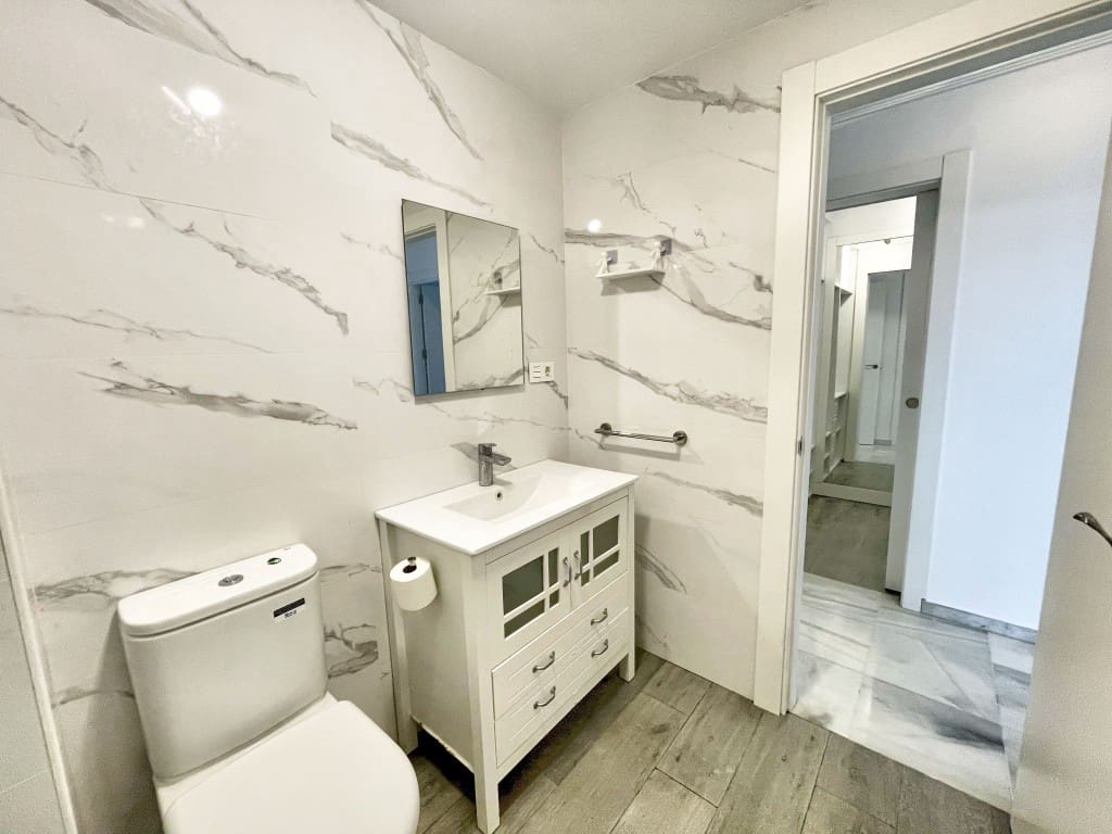 3 bedroom Flat for sale in Velez-Malaga - € 235,000 (Ref: 9604545)