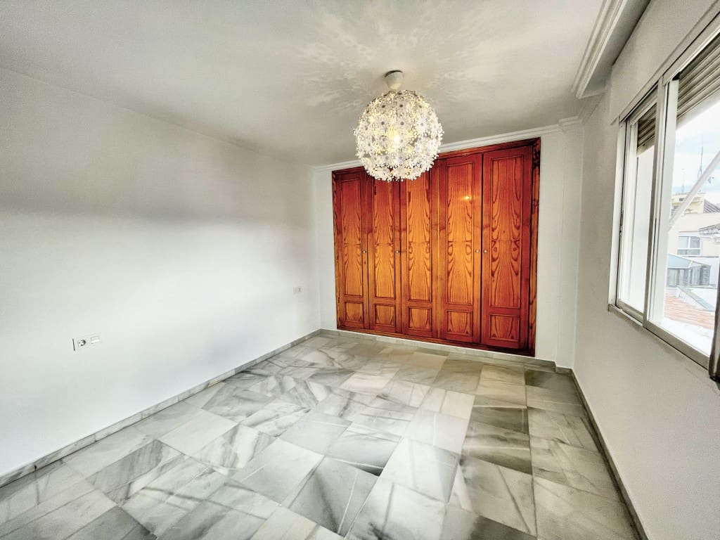 3 bedroom Flat for sale in Velez-Malaga - € 235,000 (Ref: 9604545)