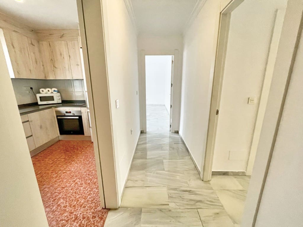 3 bedroom Flat for sale in Velez-Malaga - € 235,000 (Ref: 9604545)