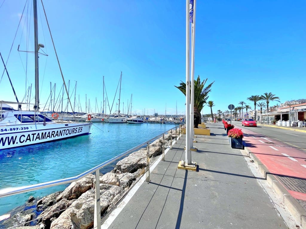 1 soveværelse Penthouse til salg i Caleta de Velez - € 350.000 (Ref: 9658184)