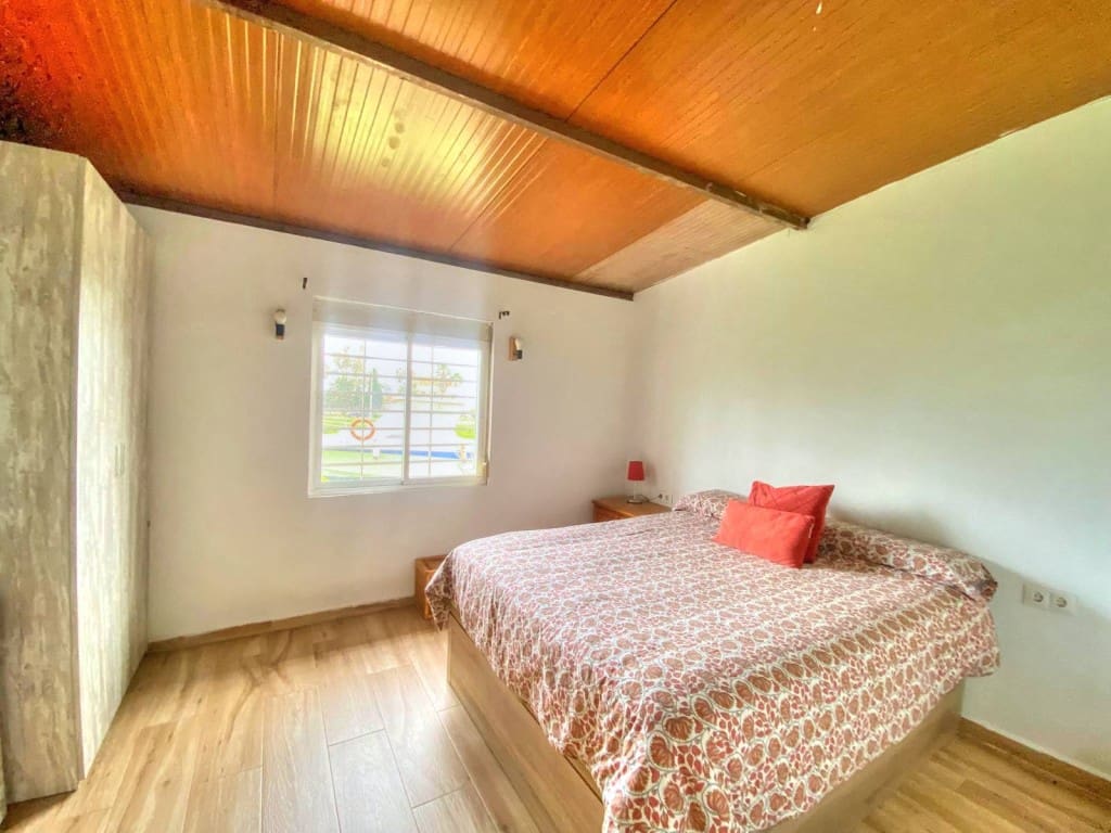 3 bedroom Semi-detached Villa for sale in Benajarafe - € 250,000 (Ref: 9665780)