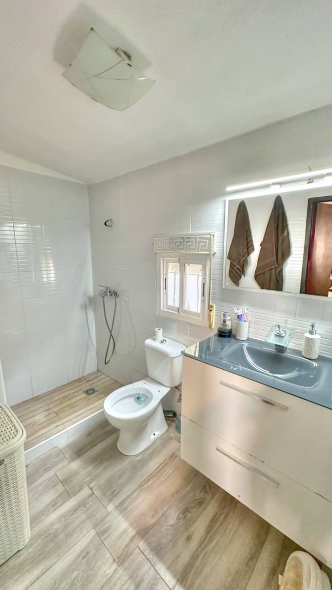 3 bedroom Semi-detached Villa for sale in Benajarafe - € 250,000 (Ref: 9665780)