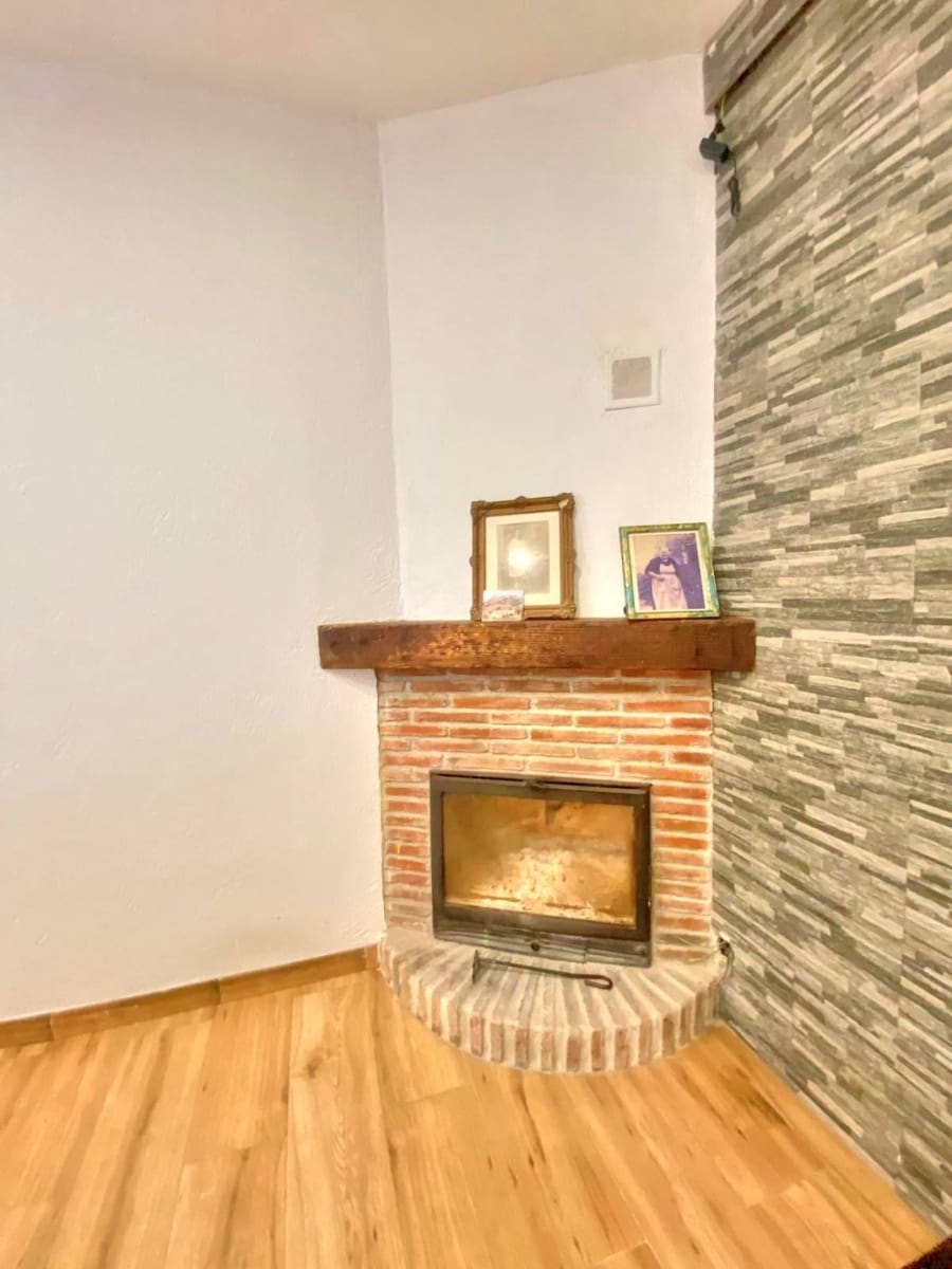 3 bedroom Semi-detached Villa for sale in Benajarafe - € 250,000 (Ref: 9665780)