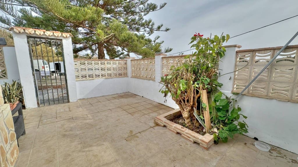 3 bedroom Semi-detached Villa for sale in Benajarafe - € 250,000 (Ref: 9665780)