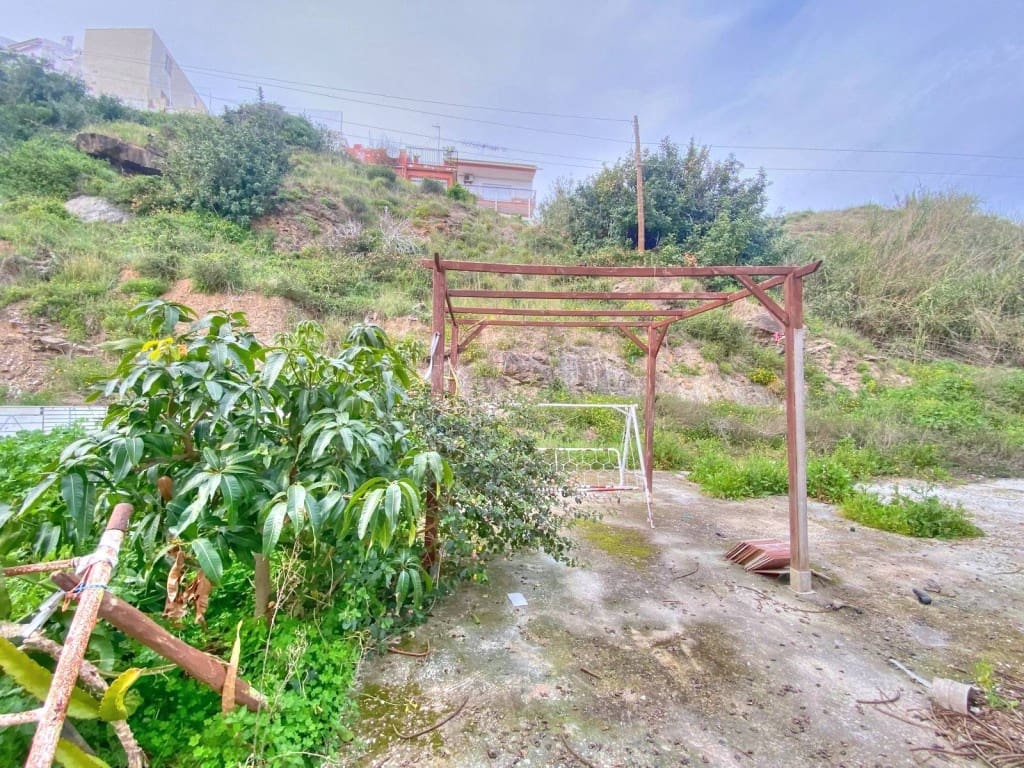 3 bedroom Semi-detached Villa for sale in Benajarafe - € 250,000 (Ref: 9665780)