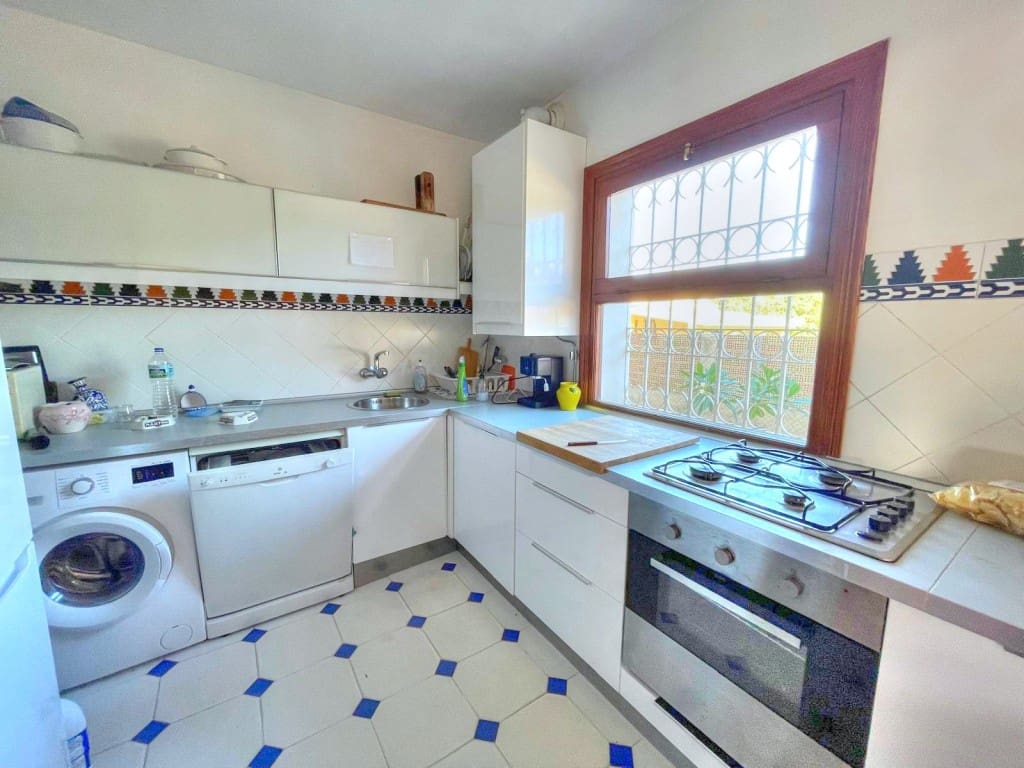 3 slaapkamer Villa te koop in Chilches met zwembad garage - € 675.000 (Ref: 9665781)