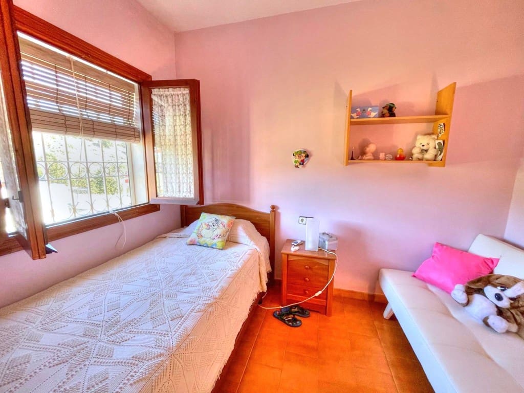 3 slaapkamer Villa te koop in Chilches met zwembad garage - € 675.000 (Ref: 9665781)