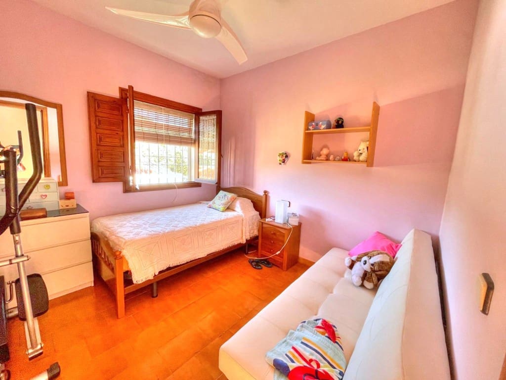 3 slaapkamer Villa te koop in Chilches met zwembad garage - € 675.000 (Ref: 9665781)