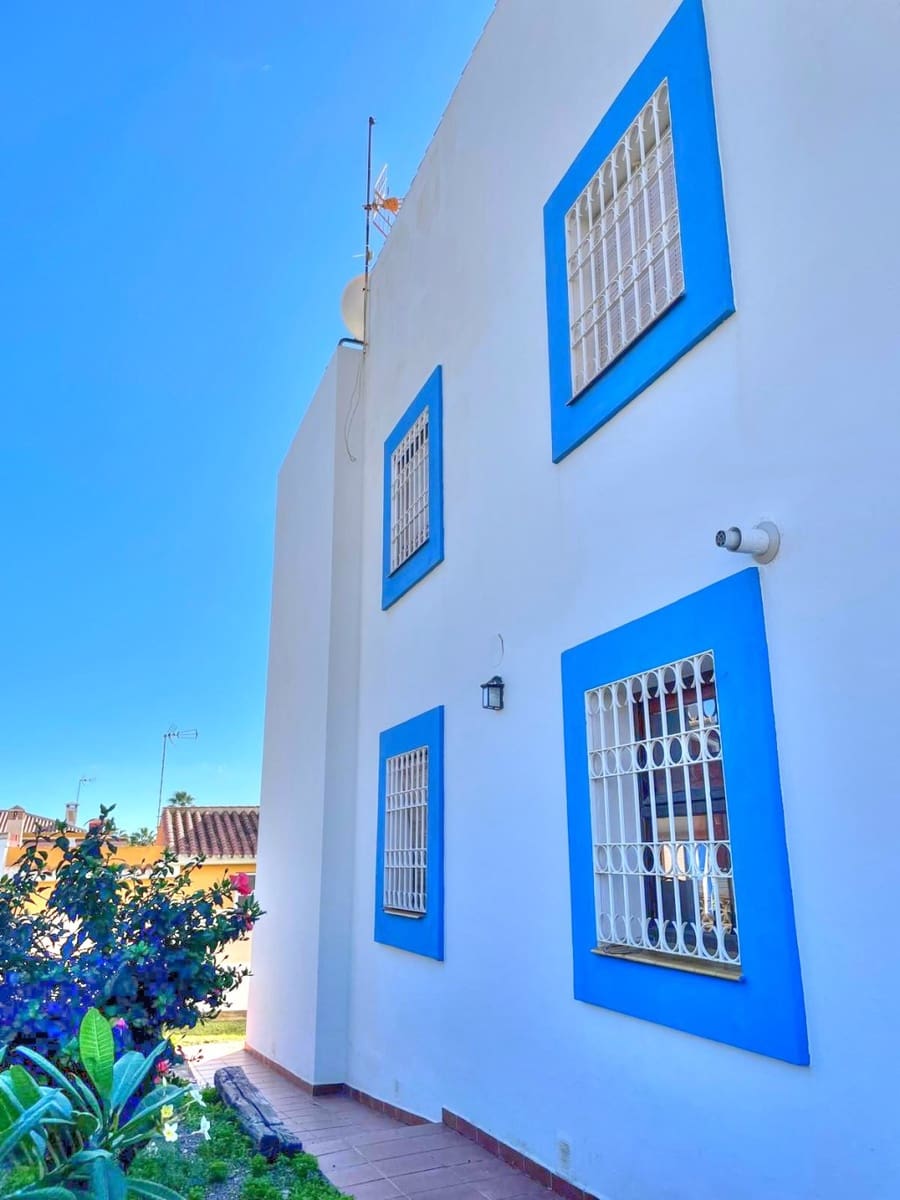 3 slaapkamer Villa te koop in Chilches met zwembad garage - € 675.000 (Ref: 9665781)