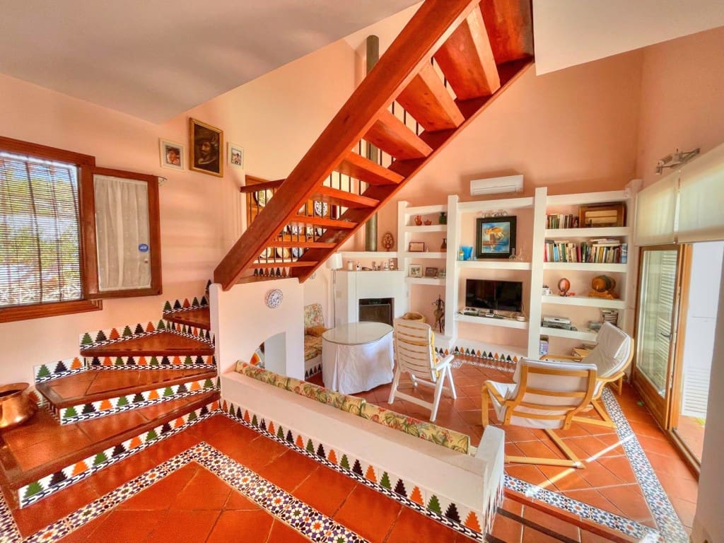 3 slaapkamer Villa te koop in Chilches met zwembad garage - € 675.000 (Ref: 9665781)