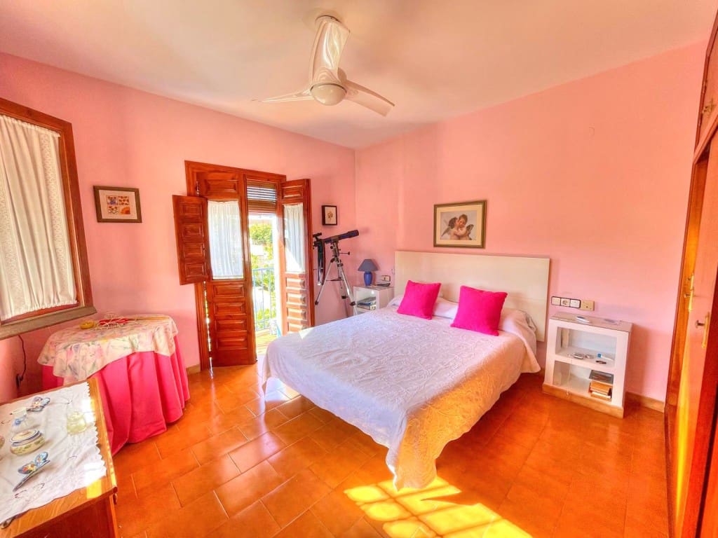 3 slaapkamer Villa te koop in Chilches met zwembad garage - € 675.000 (Ref: 9665781)