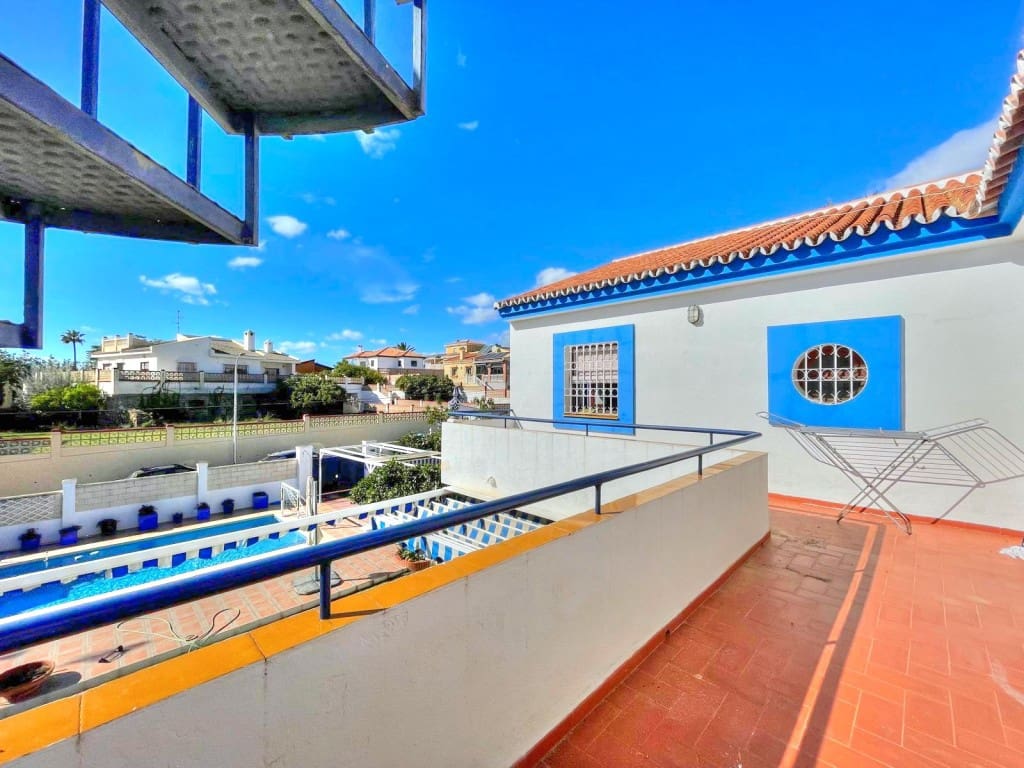 3 slaapkamer Villa te koop in Chilches met zwembad garage - € 675.000 (Ref: 9665781)