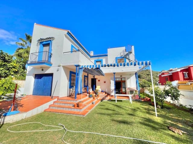 3 soveværelse Villa til salg i Chilches, Vélez-Málaga med swimmingpool garage - € 675.000 (Ref: 9665781)