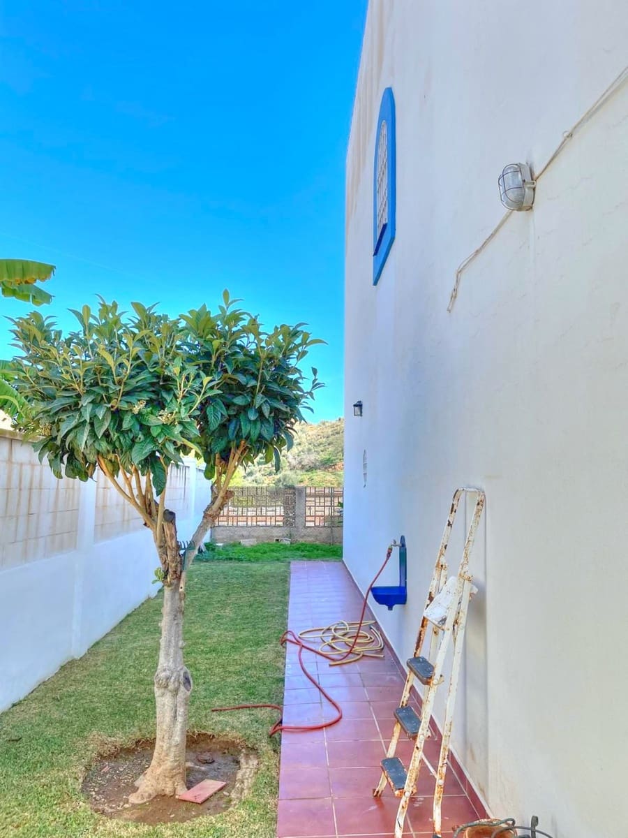 3 slaapkamer Villa te koop in Chilches met zwembad garage - € 675.000 (Ref: 9665781)