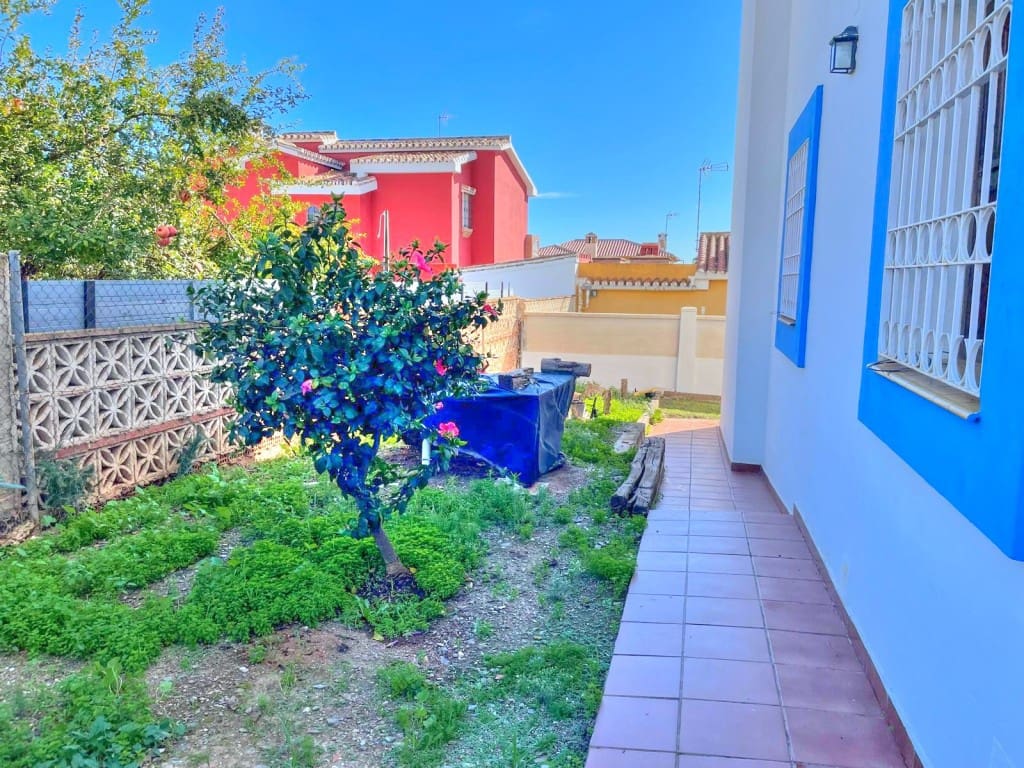 3 slaapkamer Villa te koop in Chilches met zwembad garage - € 675.000 (Ref: 9665781)