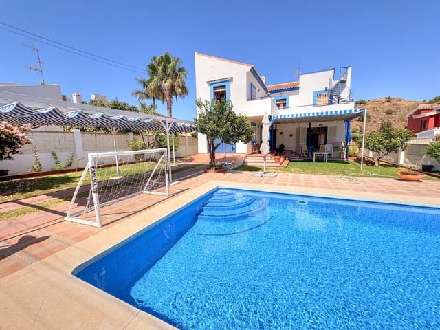 4 bedroom Villa for sale in Chilches, Vélez-Málaga with pool garage - € 675,000 (Ref: 9665781)