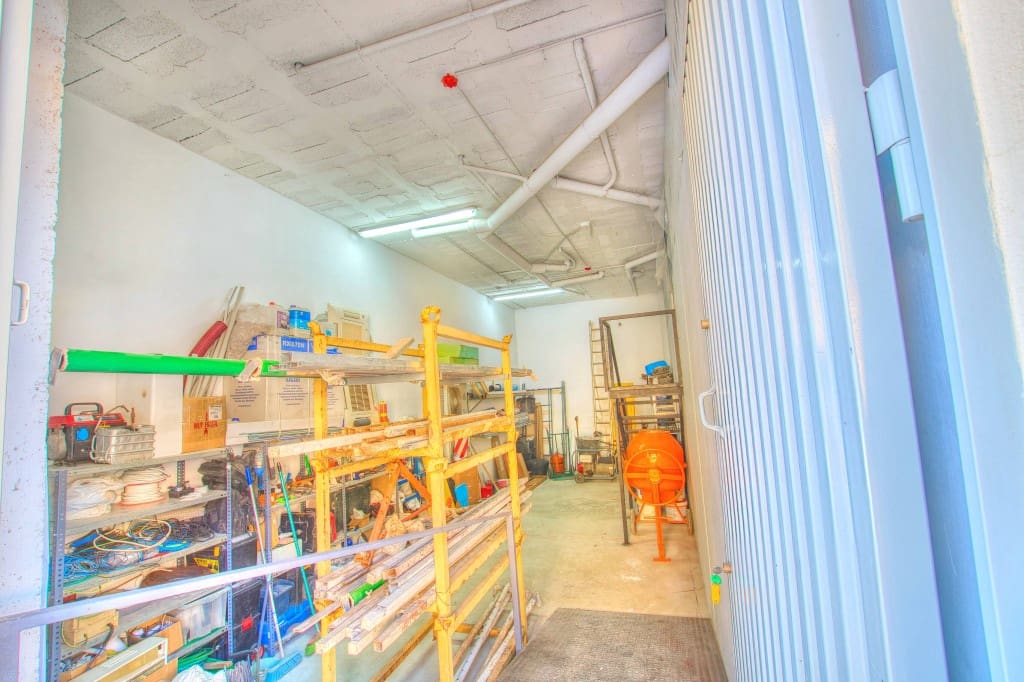 Erhverv til salg i Velez-Malaga med garage - € 230.000 (Ref: 9689965)