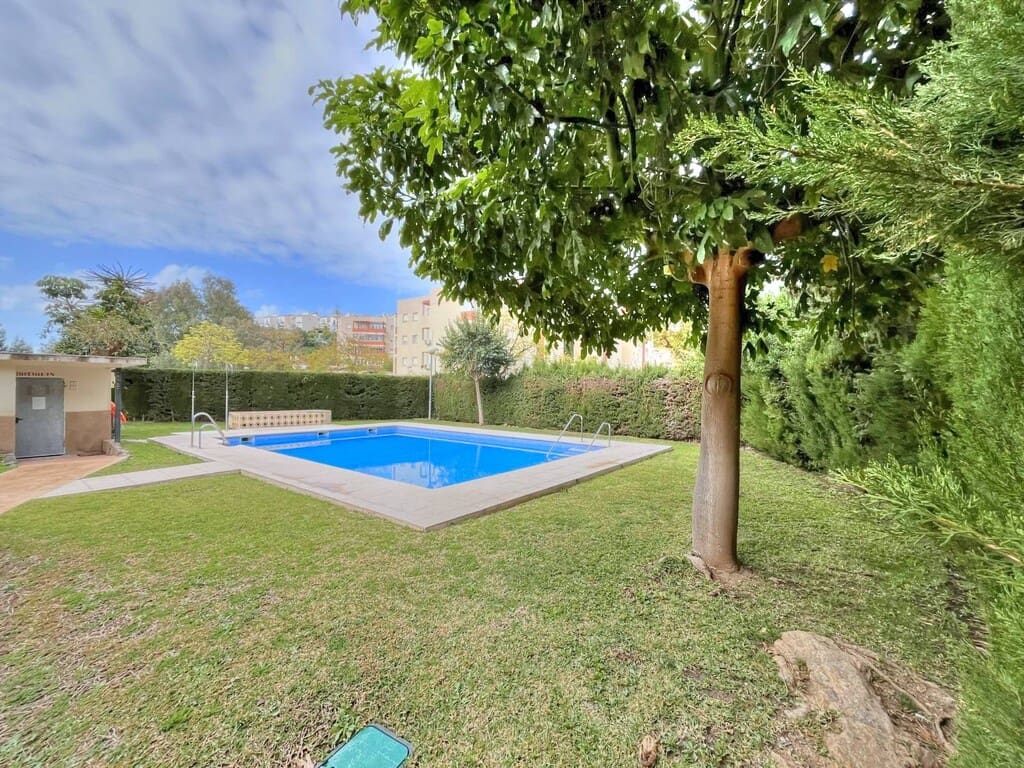 Ático de 2 habitaciones en Rincón de la Victoria en venta con piscina garaje - 440.000 € (Ref: 9738031)