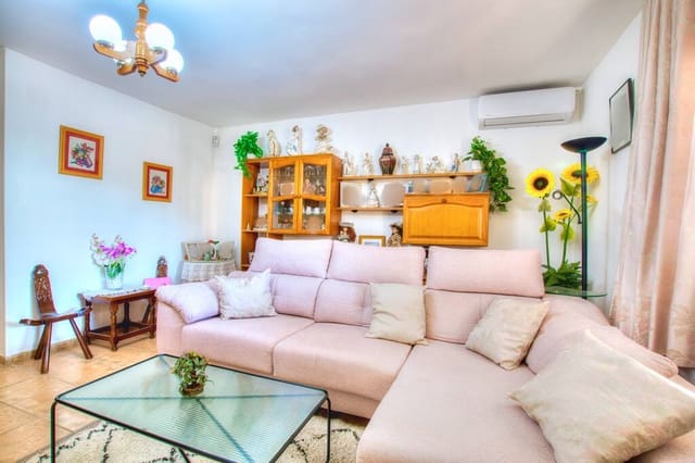 4 sypialnia Finka/Dom wiejski na sprzedaż w Alcaucín z basenem - 375 000 € (Ref: 9770337)