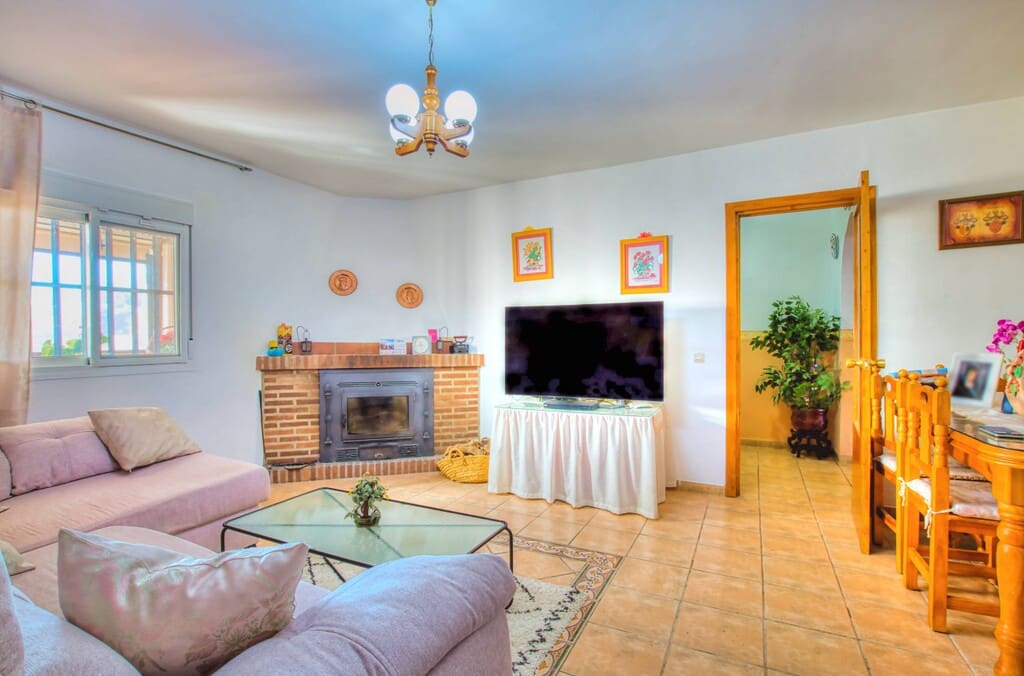 4 bedroom Finca/Country House for sale in Alcaucin with pool - € 375,000 (Ref: 9770337)