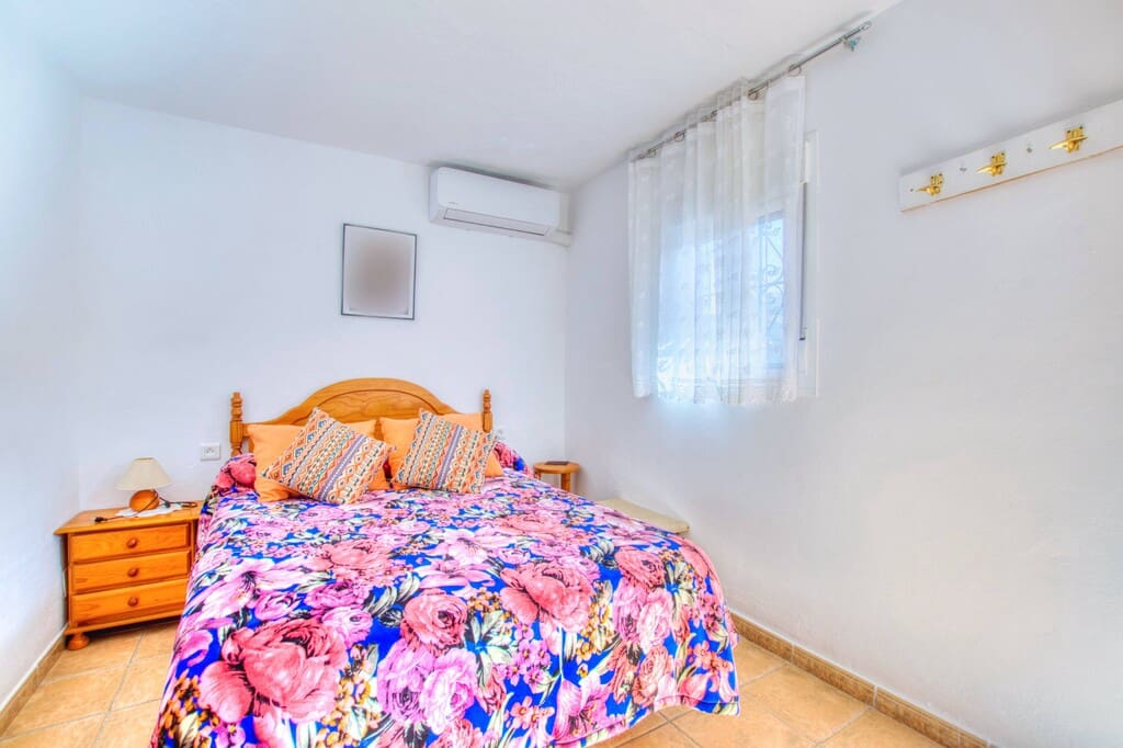 4 bedroom Finca/Country House for sale in Alcaucin with pool - € 375,000 (Ref: 9770337)