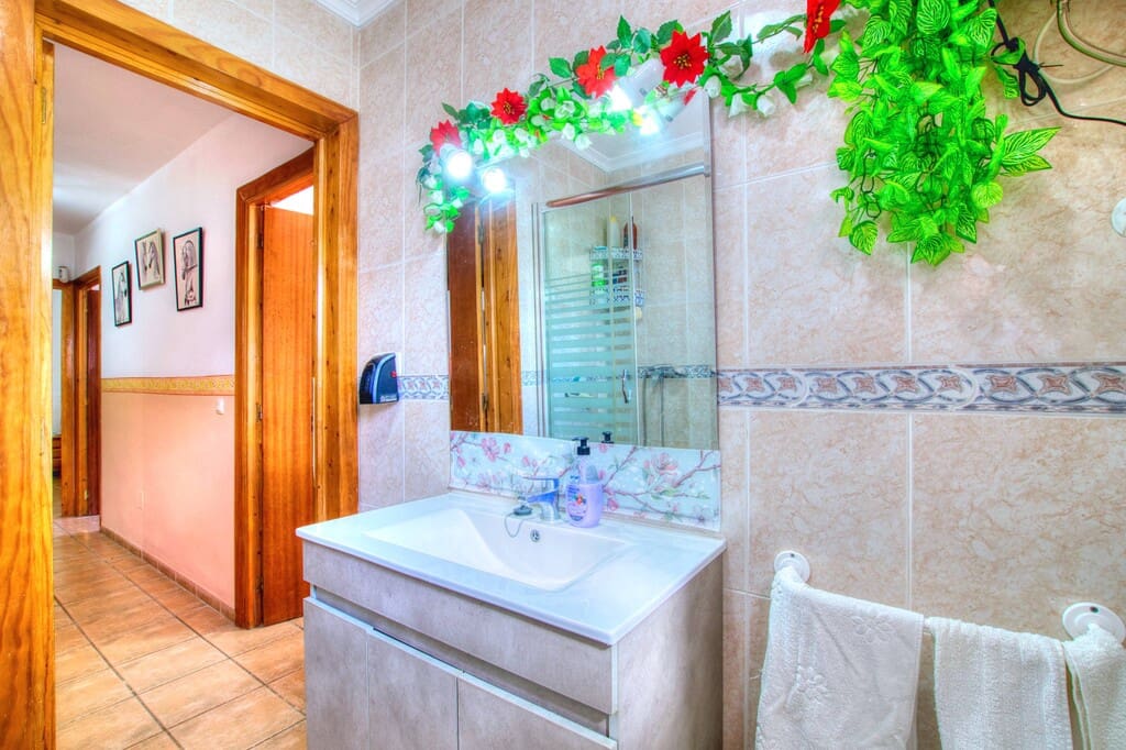 4 bedroom Finca/Country House for sale in Alcaucin with pool - € 375,000 (Ref: 9770337)