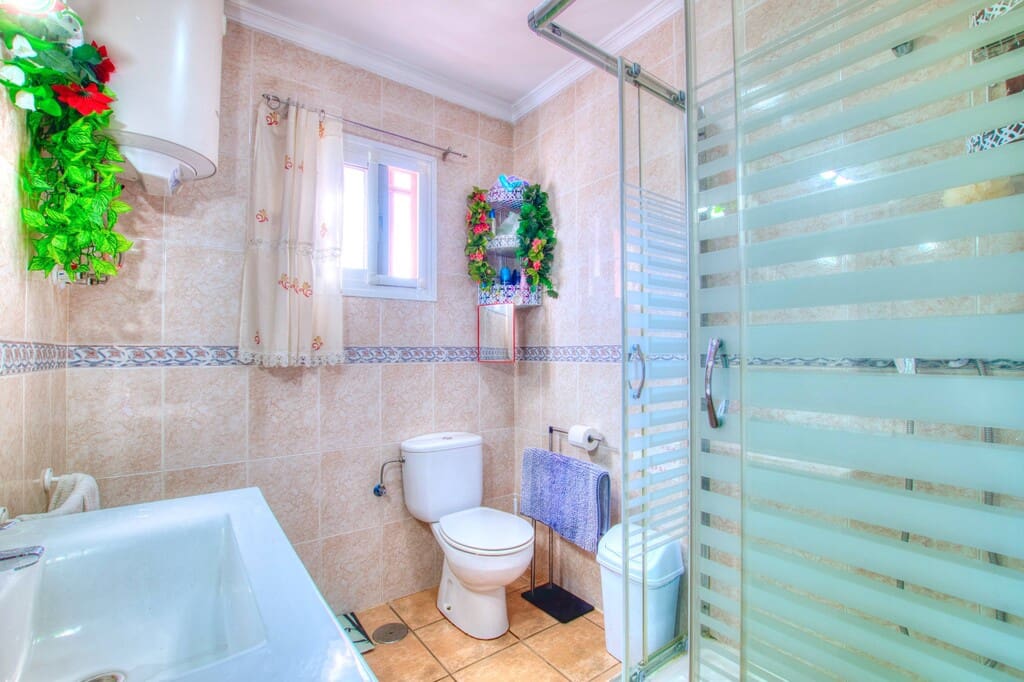 4 bedroom Finca/Country House for sale in Alcaucin with pool - € 375,000 (Ref: 9770337)