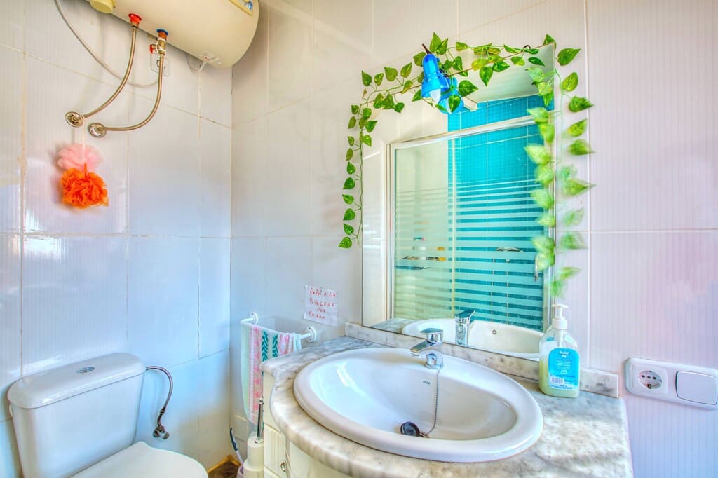 4 bedroom Finca/Country House for sale in Alcaucin with pool - € 375,000 (Ref: 9770337)