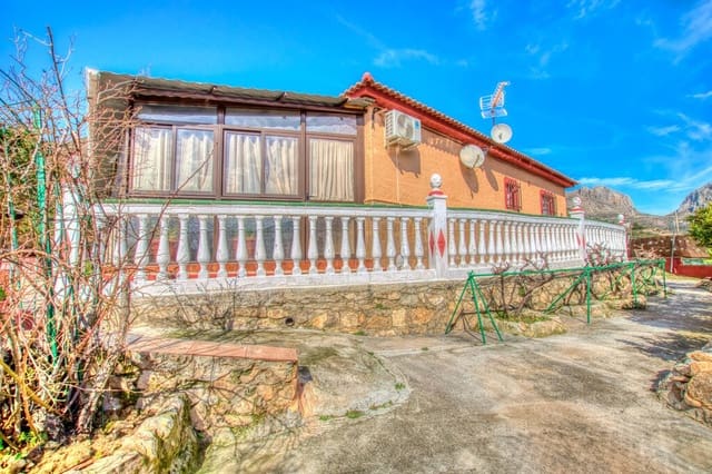 4 sypialnia Finka/Dom wiejski na sprzedaż w Alcaucín z basenem - 375 000 € (Ref: 9770337)