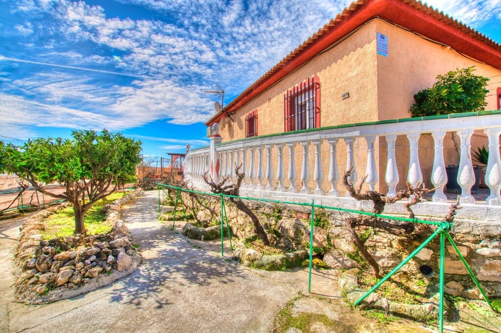 4 bedroom Finca/Country House for sale in Alcaucin with pool - € 375,000 (Ref: 9770337)