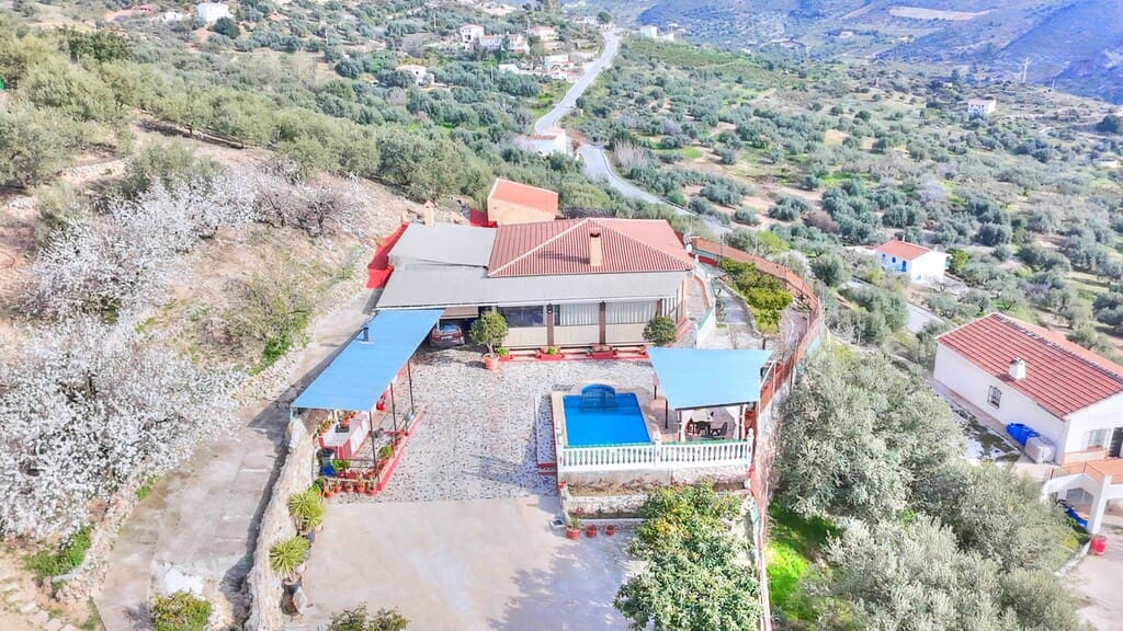 4 bedroom Finca/Country House for sale in Alcaucin with pool - € 375,000 (Ref: 9770337)