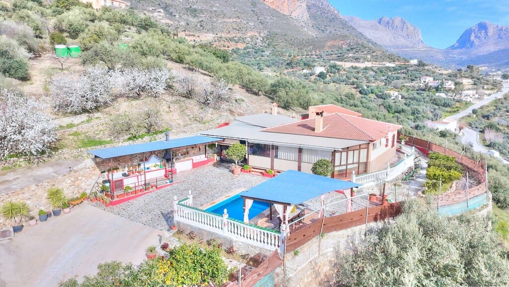 4 bedroom Finca/Country House for sale in Alcaucin with pool - € 375,000 (Ref: 9770337)