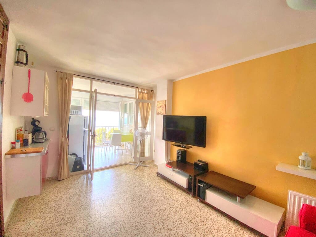 1 quarto Apartamento para arrendar em Benajarafe com piscina - 700 € (Ref: 9796142)