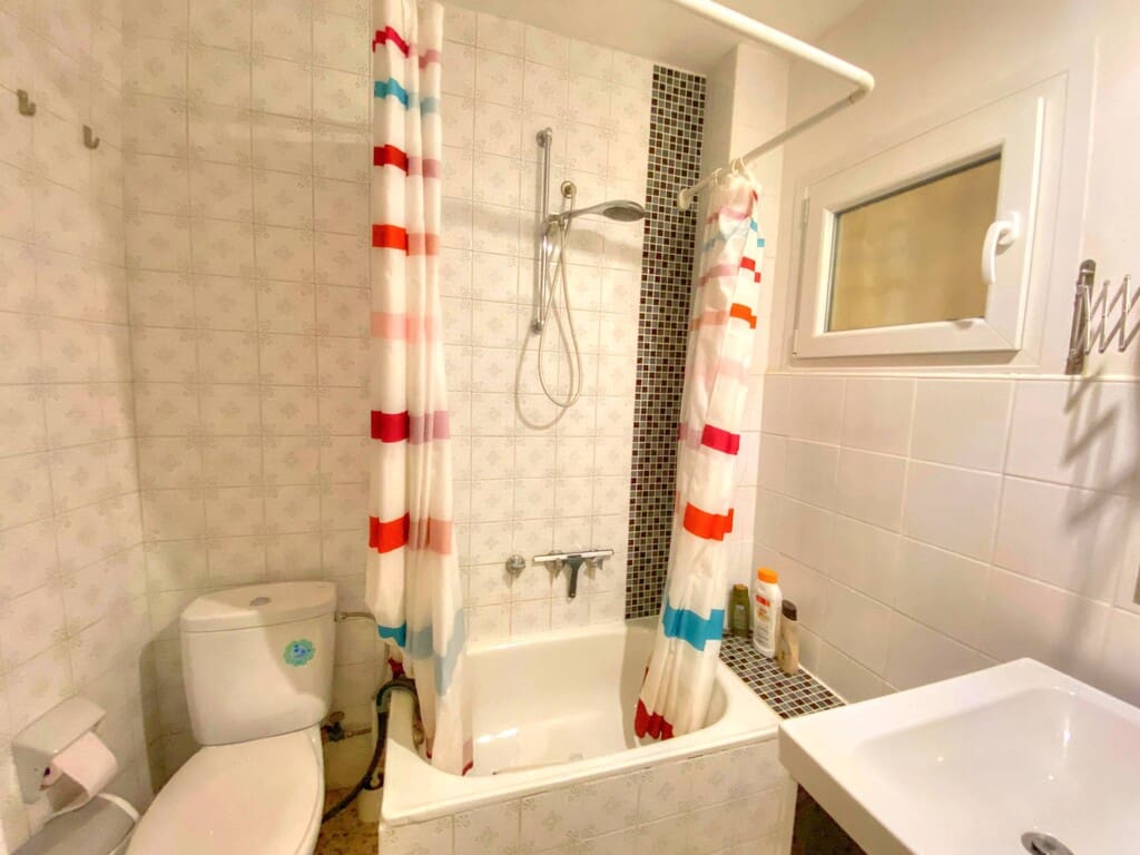 1 quarto Apartamento para arrendar em Benajarafe com piscina - 700 € (Ref: 9796142)