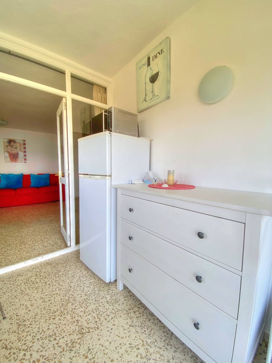 1 quarto Apartamento para arrendar em Benajarafe com piscina - 700 € (Ref: 9796142)