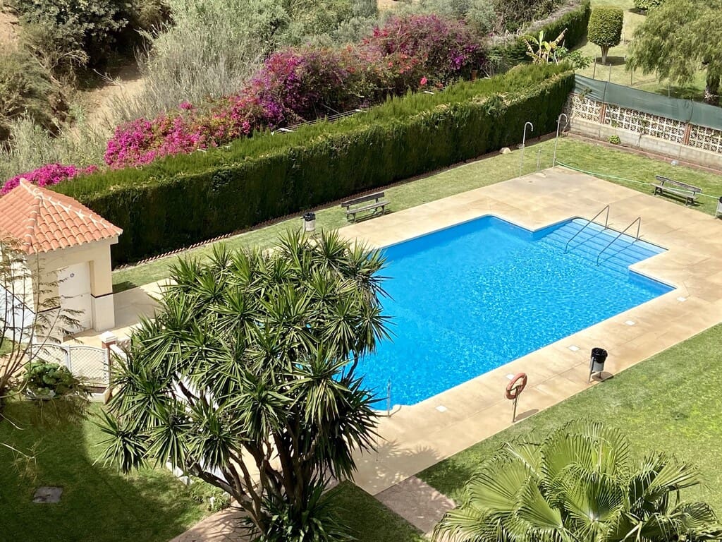 1 quarto Apartamento para arrendar em Benajarafe com piscina - 700 € (Ref: 9796142)