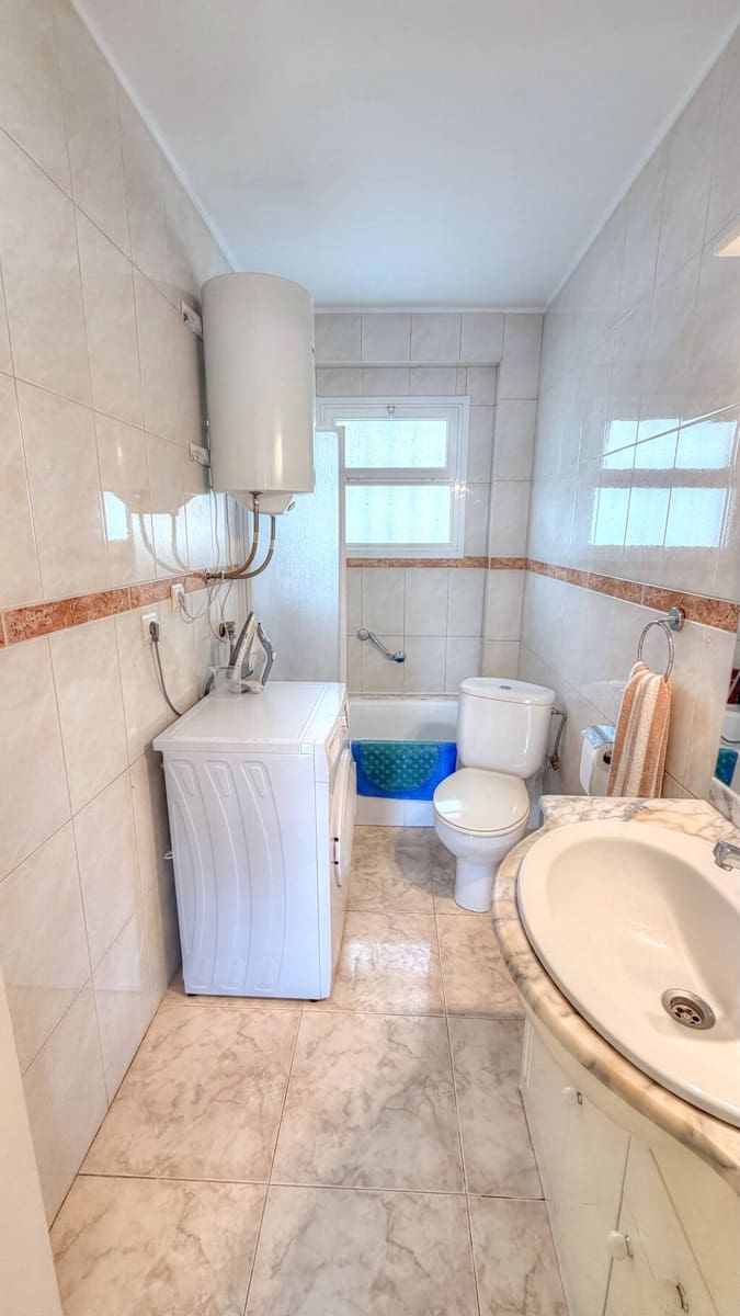 2 Zimmer Wohnung zu verkaufen in Torre del Mar - 225.000 € (Ref: 9811310)