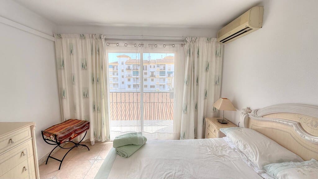 2 Zimmer Wohnung zu verkaufen in Torre del Mar - 225.000 € (Ref: 9811310)