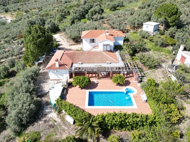 6 sovrum Finca/Hus på landet till salu i Periana med pool garage - 595 000 € (Ref: 9817774)