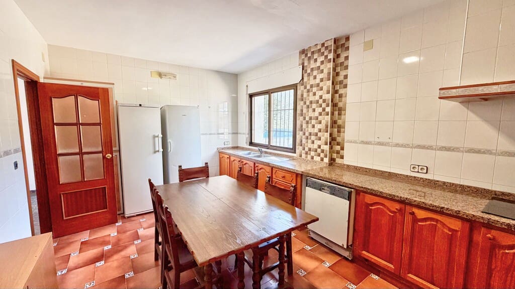6 sovrum Finca/Hus på landet till salu i Periana med pool garage - 595 000 € (Ref: 9817774)