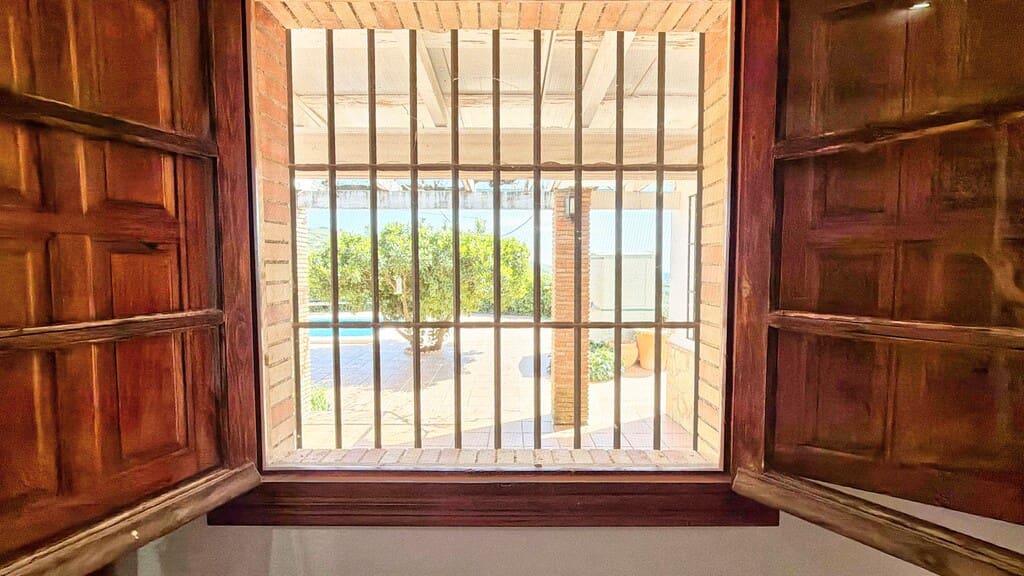 6 sovrum Finca/Hus på landet till salu i Periana med pool garage - 595 000 € (Ref: 9817774)