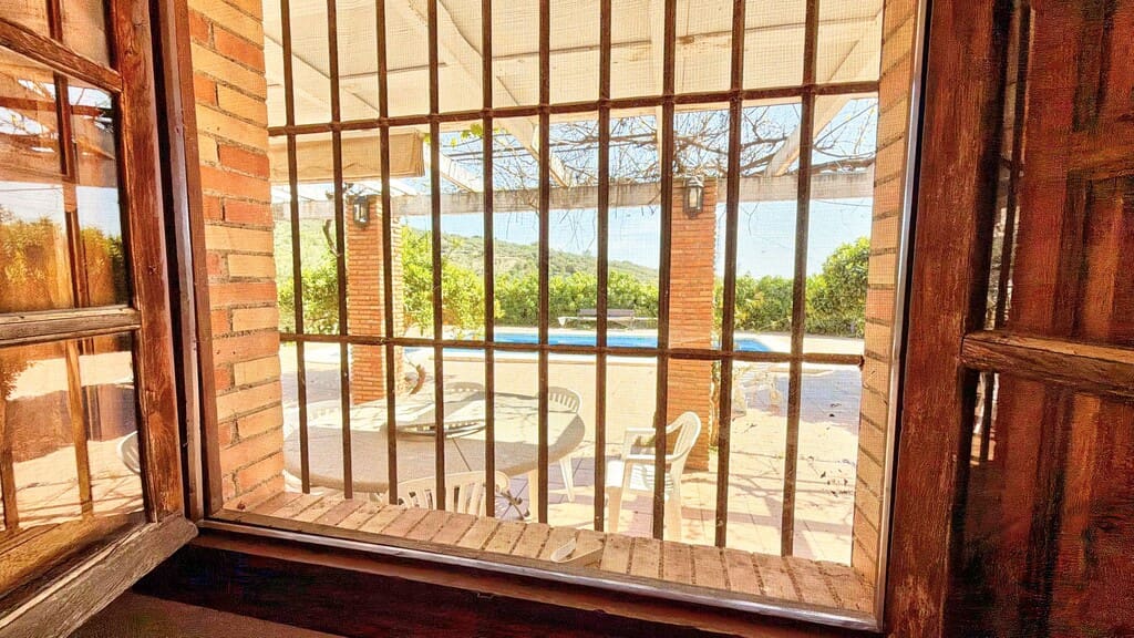 6 sovrum Finca/Hus på landet till salu i Periana med pool garage - 595 000 € (Ref: 9817774)