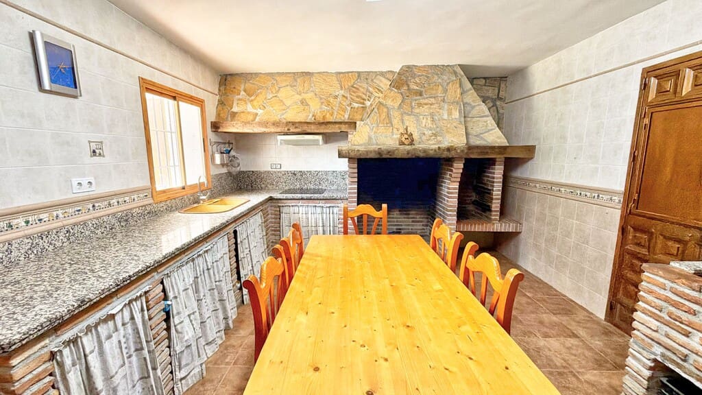 6 sovrum Finca/Hus på landet till salu i Periana med pool garage - 595 000 € (Ref: 9817774)