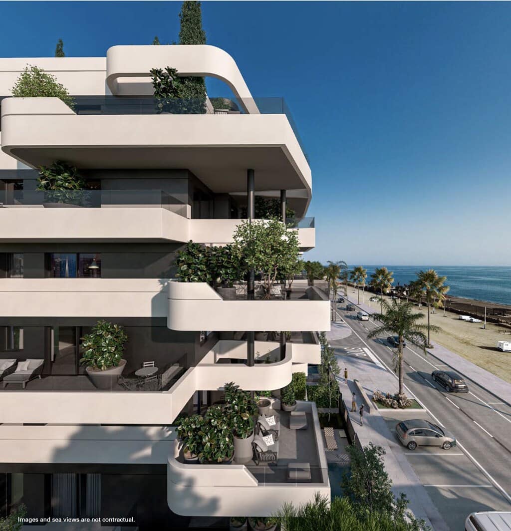 Piso de 3 habitaciones en Torre del Mar en venta con piscina garaje - 799.900 € (Ref: 9819992)