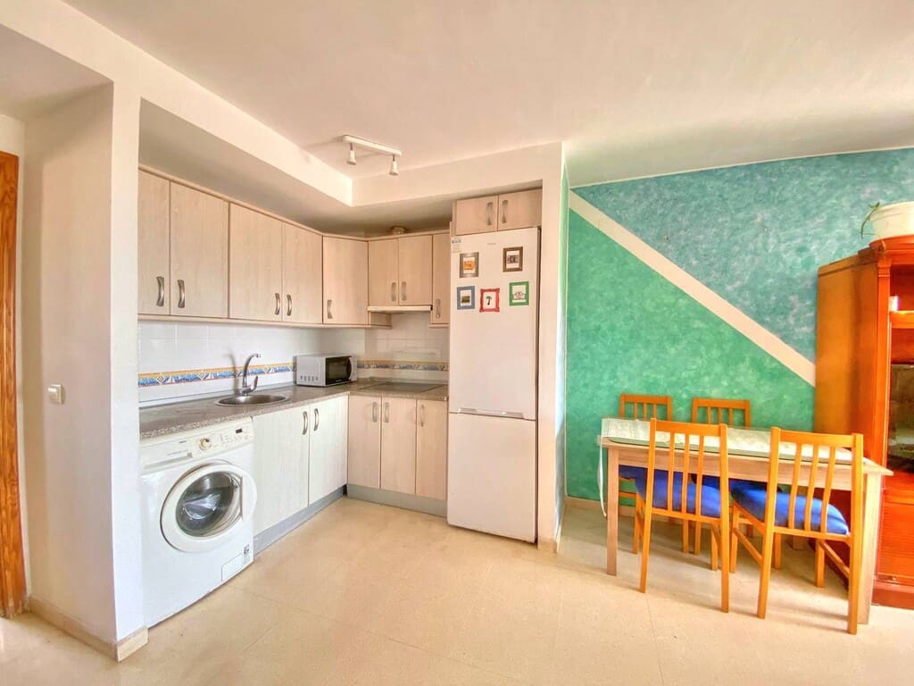 3 bedroom Apartment for rent in Benajarafe with pool - € 1,060 (Ref: 9824641)