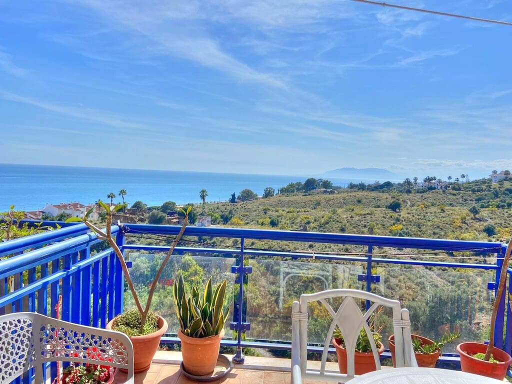 3 bedroom Apartment for rent in Benajarafe with pool - € 1,060 (Ref: 9824641)