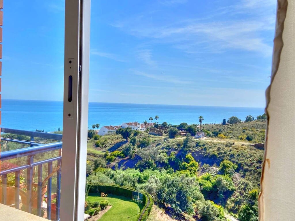 3 bedroom Apartment for rent in Benajarafe with pool - € 1,060 (Ref: 9824641)